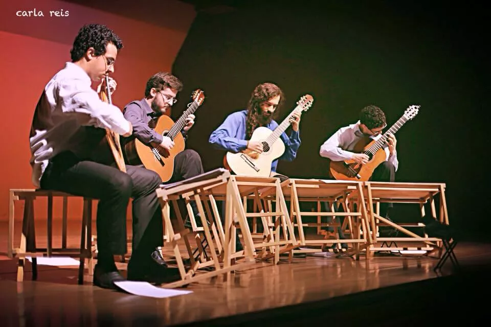 Quarteto de violões Corda Nova se apresenta na séria manhãs musicais na FEA (fundação de educação artística)