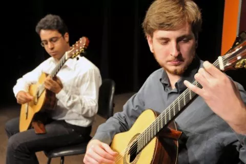 Anderson Reis e Leonardo Araújo no recital da Segunda Musical
