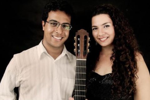 Anderson Reis e Valquíria Gomes apresentam o concerto para canto e violão em centros culturais de Belo Horizonte