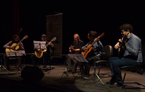 violoes pela cidade - anderson reis - professor de violao em BH