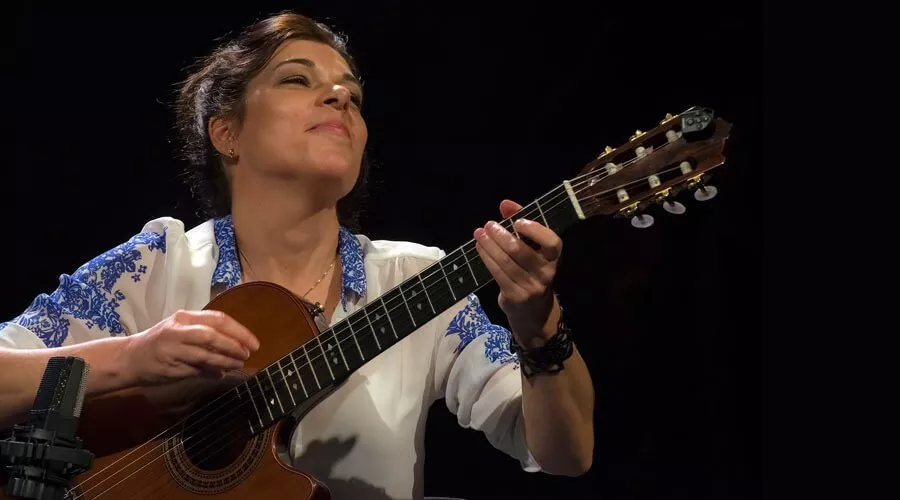 As mulheres e o violão: um breve apanhado do cenário brasileiro de violonistas 40