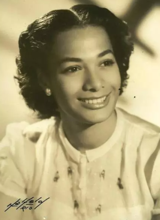 Maria D'apparecida -  8 mulheres do mundo da musica que voce precisaria conhecer 8 mulheres do universo da música
