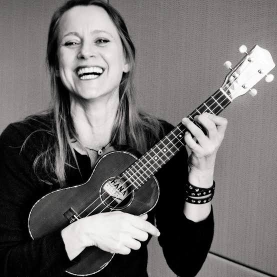 Mulheres e o ukulele: quantas você conhece? 15